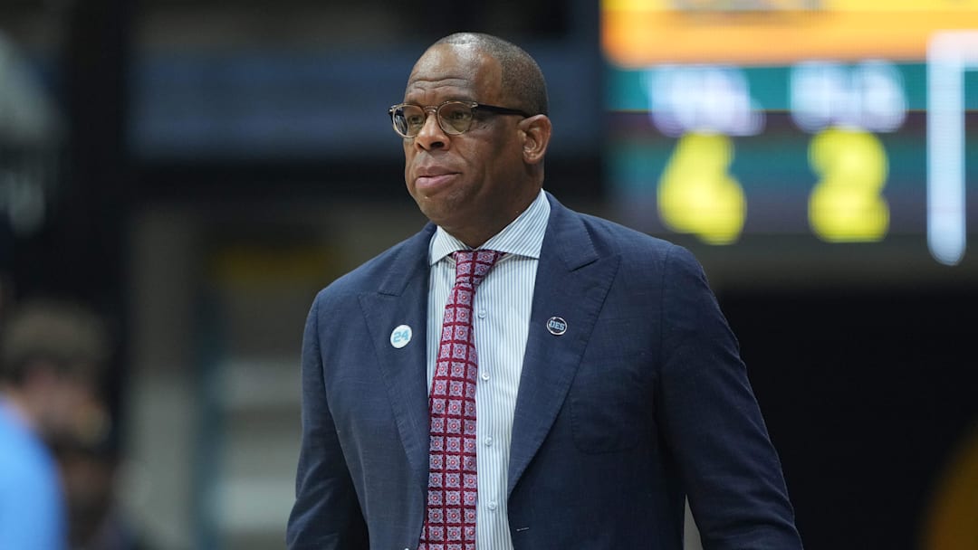 Jan 17, 2026; Berkeley, California, USA; North Carolina Tar Heels head coach Hubert Davis during the first half against the California Golden Bears at Haas Pavilion. Mandatory Credit: Darren Yamashita-Imagn Images Jan 17, 2026; Berkeley, California, USA; North Carolina Tar Heels head coach Hubert Davis during the first half against the California Golden Bears at Haas Pavilion. Mandatory Credit: Darren Yamashita-Imagn Images