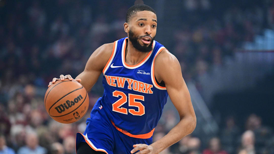 Feb 24, 2026; Cleveland, Ohio, USA; New York Knicks guard Mikal Bridges (25) brings the ball up court during the first quarter against the Cleveland Cavaliers at Rocket Arena. Mandatory Credit: Ken Blaze-Imagn Images Feb 24, 2026; Cleveland, Ohio, USA; New York Knicks guard Mikal Bridges (25) brings the ball up court during the first quarter against the Cleveland Cavaliers at Rocket Arena. Mandatory Credit: Ken Blaze-Imagn Images