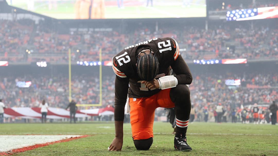 Dec 28, 2025; Cleveland, Ohio, USA; Cleveland Browns quarterback Shedeur Sanders (12) kneels before the game against the Pittsburgh Steelers at Huntington Bank Field. Mandatory Credit: Scott Galvin-Imagn Images Dec 28, 2025; Cleveland, Ohio, USA; Cleveland Browns quarterback Shedeur Sanders (12) kneels before the game against the Pittsburgh Steelers at Huntington Bank Field. Mandatory Credit: Scott Galvin-Imagn Images