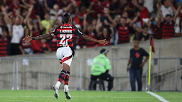 Atacante é ídolo da torcida do Fla