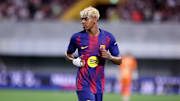 Lamine Yamal, avec le nouveau maillot du FC Barcelone