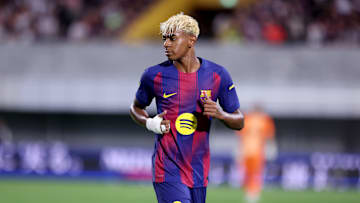 Lamine Yamal, avec le nouveau maillot du FC Barcelone