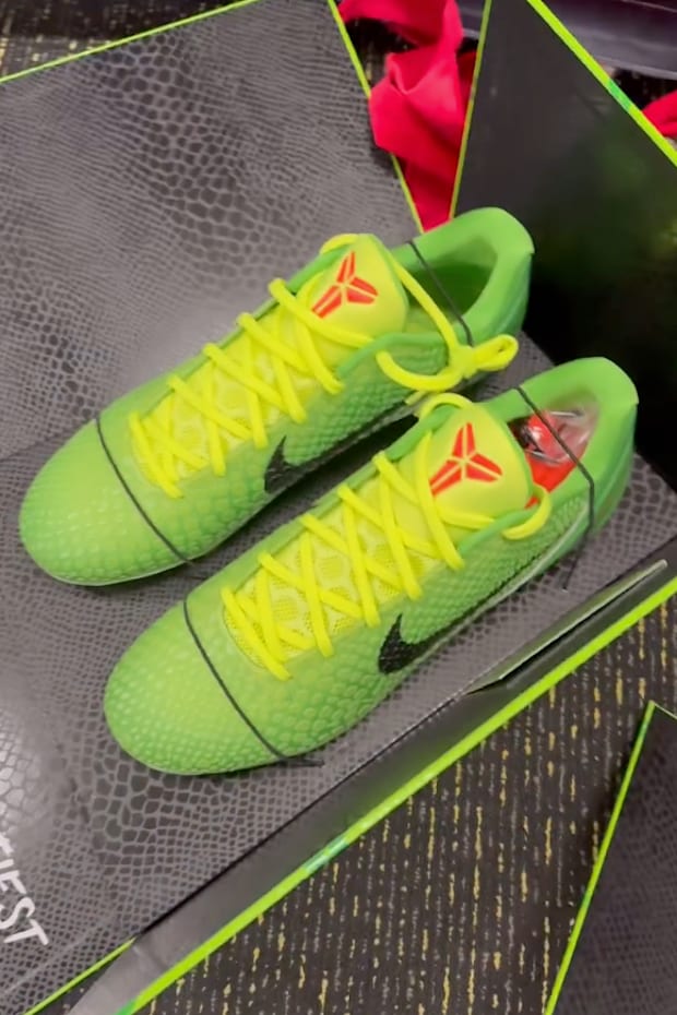 Russell Wilson, Vanessa Bryant, Nike Kobe 6 'Grinch' Vapor Edge cleats