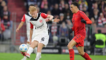 Hugo Larsson bei Bayern im Gespräch