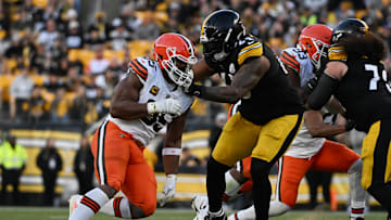 Cleveland Browns v Pittsburgh Steelers