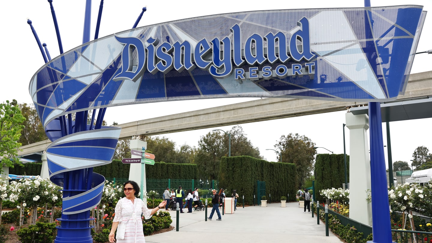 Disneyland workers just got a huge pay increase with big contract win