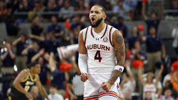 Johni Broome has been fantastic all year, but an ankle injury has allowed others to catch up to him in the race for the Wooden Award.