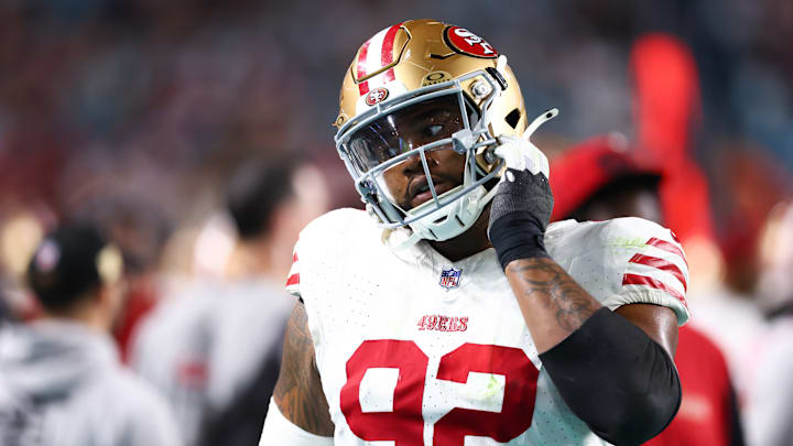 San Francisco 49ers defensive tackle Jordan Elliott (92)