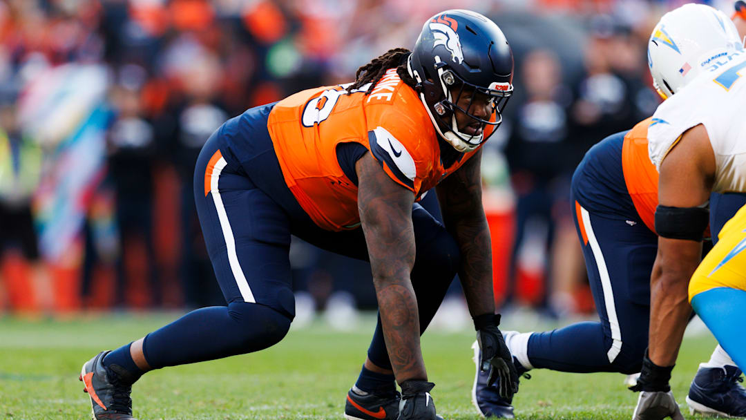 Denver Broncos, Eyioma Uwazurike