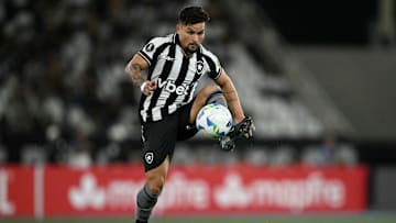 Artur deixa o Botafogo e vai jogar no São Paulo na sequência da carreira