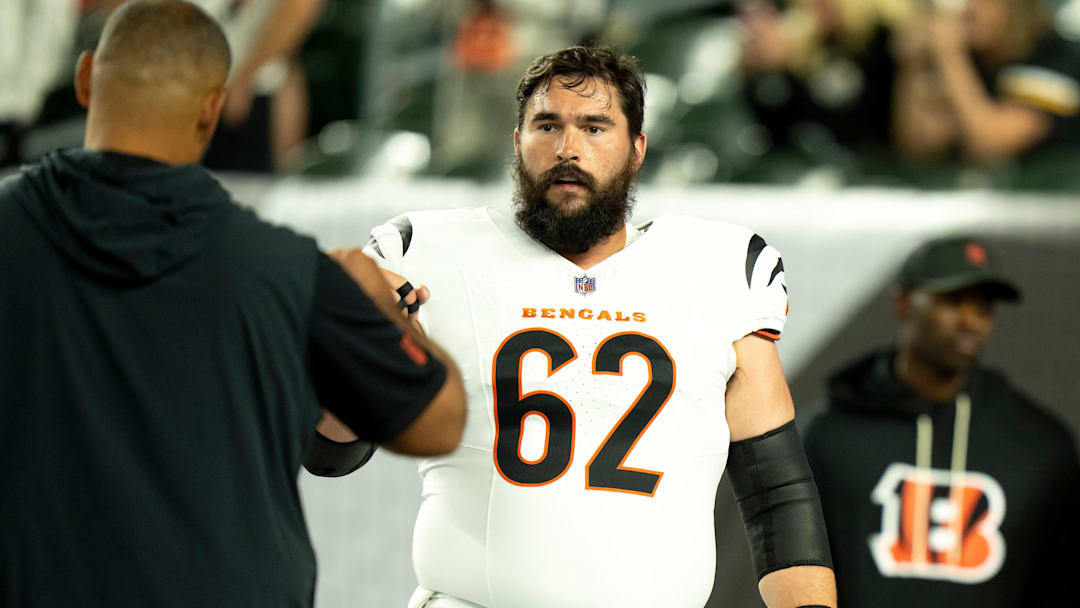 Cincinnati Bengals guard Lucas Patrick (62) stands before the NFL game between the Cincinnati Bengals and Pittsburgh Steelers at Paycor Stadium in Cincinnati on Oct. 16, 2025.