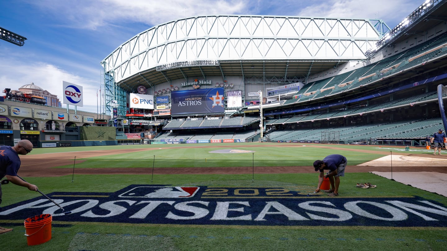 Will roof be open at Minute Maid Park for World Series Game 2