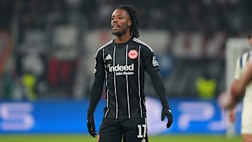 Elye Wahi steht vor dem Absprung 