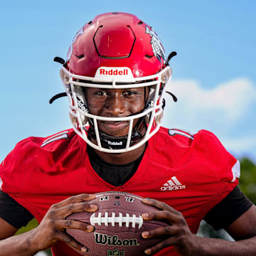 Vero Beach’s Efrem White is on TCPalm's 2025 Super 11 list of top senior recruits across the Treasure Coast.