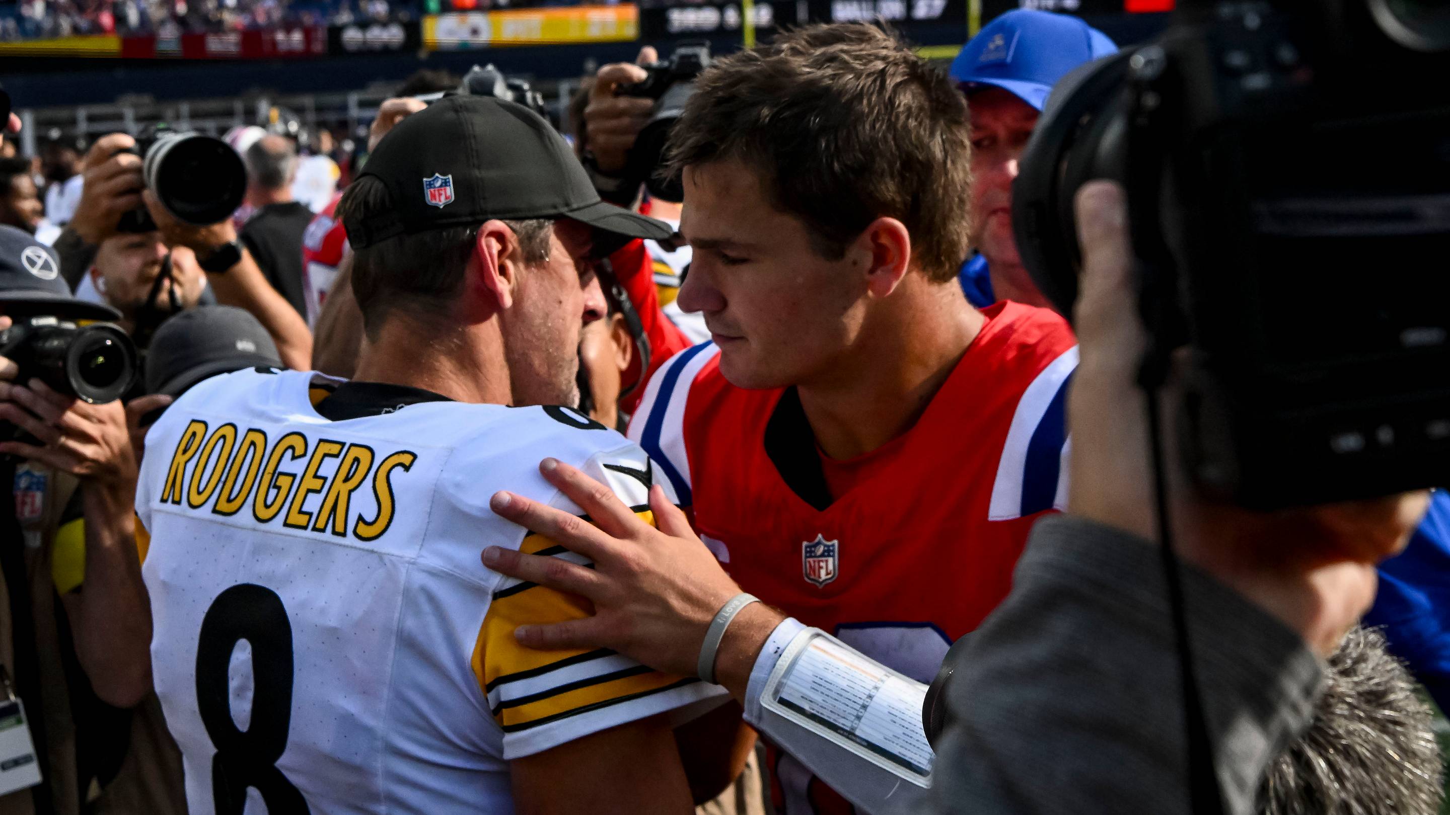 What It Will Take for Patriots to Shut Down Aaron Rodgers, Steelers in Week 2