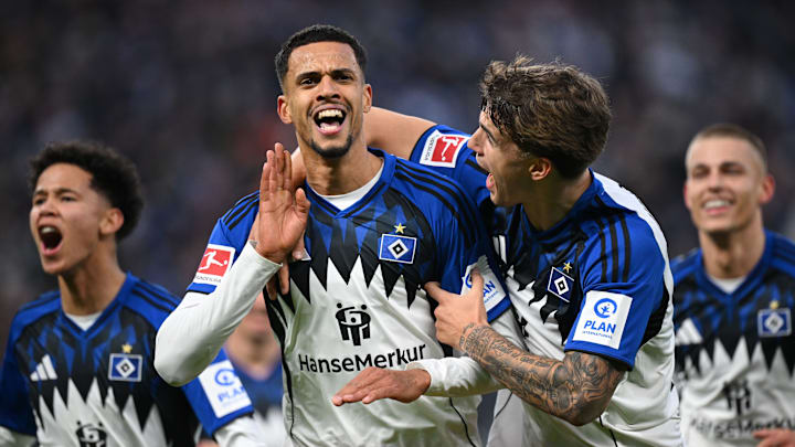 Robert Glatzel bejubelt sein erstes Bundesliga-Tor für den HSV Robert Glatzel bejubelt sein erstes Bundesliga-Tor für den HSV