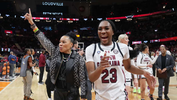Dawn Staley at the final four.