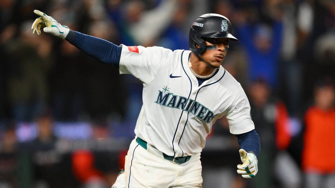 Oct 10, 2025; Seattle, Washington, USA; Seattle Mariners second baseman Jorge Polanco (7) hits a walk off single against the Detroit Tigers during the fifteenth inning during game five of the ALDS round for the 2025 MLB playoffs at T-Mobile Park. Mandatory Credit: Steven Bisig-Imagn Images Oct 10, 2025; Seattle, Washington, USA; Seattle Mariners second baseman Jorge Polanco (7) hits a walk off single against the Detroit Tigers during the fifteenth inning during game five of the ALDS round for the 2025 MLB playoffs at T-Mobile Park. Mandatory Credit: Steven Bisig-Imagn Images