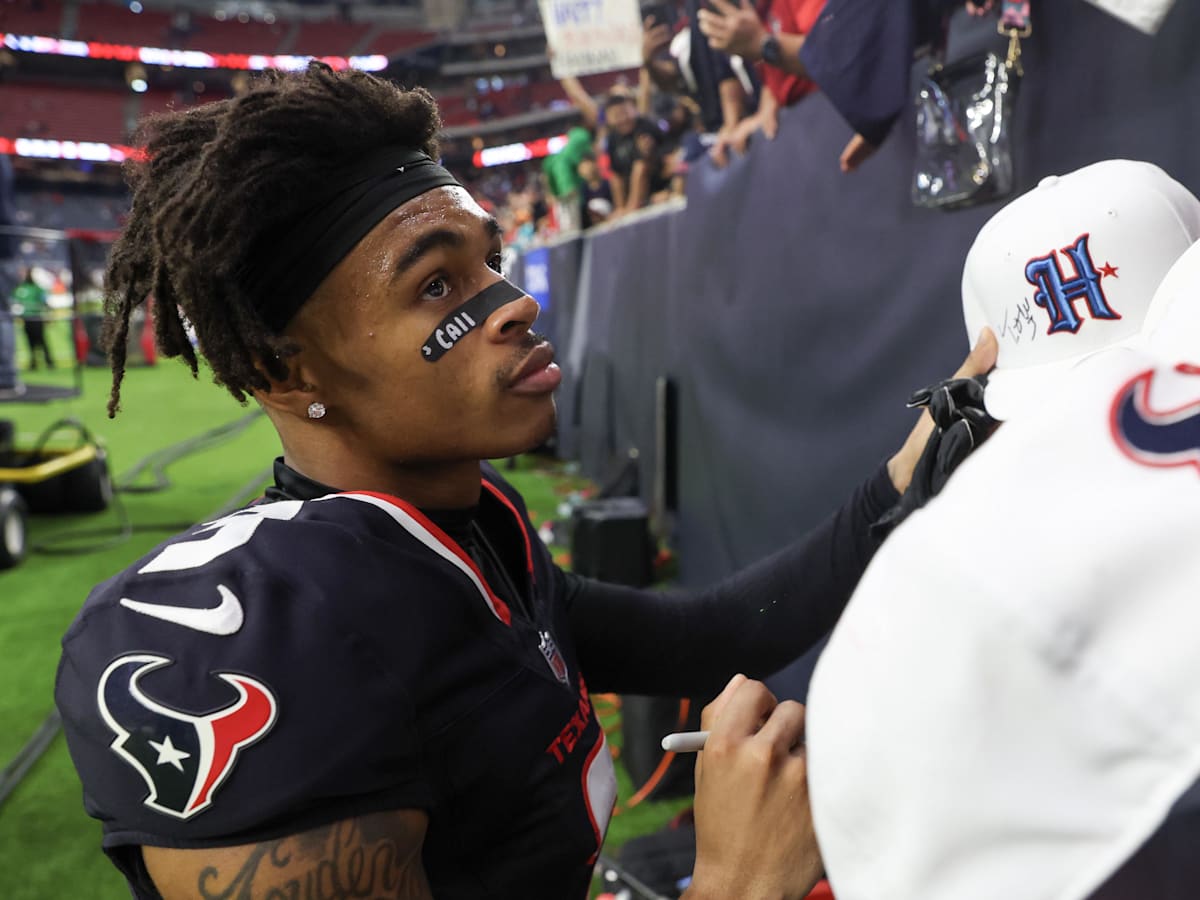 Houston Texans' Tank Dell Offers Cryptic Update Amid Injury Recovery