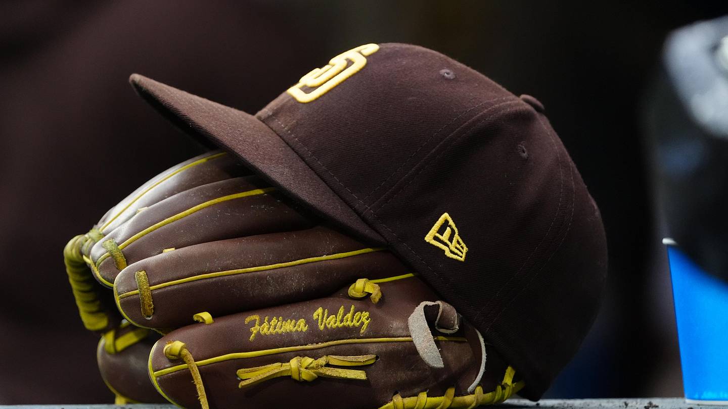 Padres Reliever Claims Major MLB Award - Vimarsana News