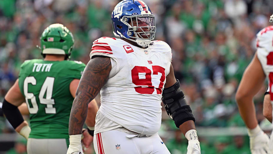 Dexter Lawrence II on the field in between plays.