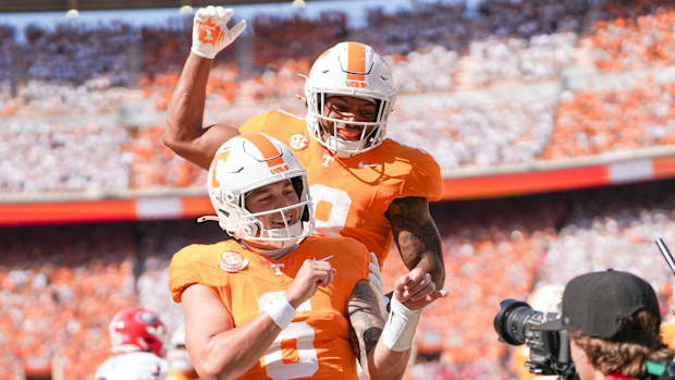 Oklahoma Sooners vs. Tennessee Volunteers football game prediction 2025