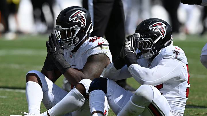 Sep 13, 2026; Pittsburgh, Pennsylvania, USA;  Atlanta Falcons defensive end Za'Darius Smith (55) and defensive end Samson Ebukam (52) celebrate after a sack during the second quarter against the Pittsburgh Steelers at Acrisure Stadium.  Mandatory Credit: Barry Reeger-Imagn Images