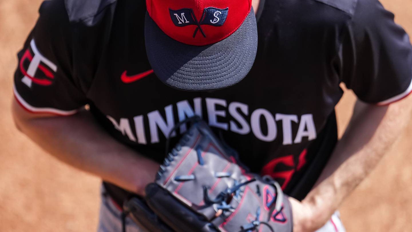 Red Sox sneak in and steal potential Twins trade target - Vimarsana News