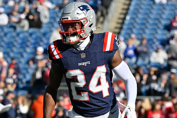 Nov 17, 2024; Foxborough, Massachusetts, USA; New England Patriots safety Dell Pettus (24) warms up before a game against the