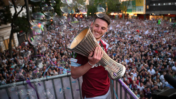 FBL-EUR-C4-WEST HAM-PARADE