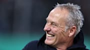 Christian Streich hat gut lachen: Der Freiburger Coach spielt mit seiner Mannschaft eine herausragende Saison