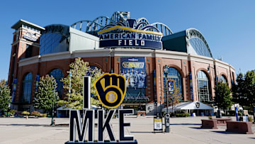 Wild Card Series - New York Mets v Milwaukee Brewers - Game 2