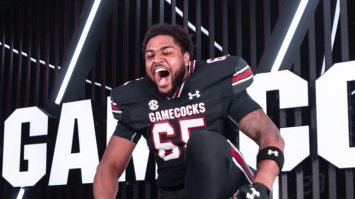 Rodney Newsom, Top-Ranked IOL, Set to Transfer to South Carolina