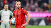 Harry Kane (FC Bayern Muenchen) Schaut waehrend des Spiels der 1. Bundesliga zwischen FC Bayern München und SV Werder Bremen, Allianz Arena am 07. February 2025 in München, Deutschland. (Foto von Harry Langer DeFodi Images) +++ Harry Kane (FC Bayern Muenchen) Looks on during the Bundesliga match between FC Bayern München and SV Werder Bremen at Allianz Arena on February 7, 2025 in Munich, Germany. (Photo by Harry Langer DeFodi Images)