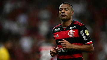 De la Cruz enfrenta turbulência dentro do Flamengo 