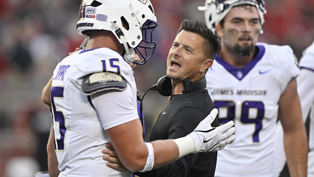 Oregon ducks james madison jmu dukes college football playoff big ten conference dan lanning bob chesney autzen stadium home 