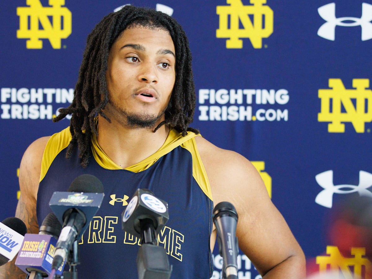 Notre Dame's Xavier Watts a Throwback in Modern College Football World
