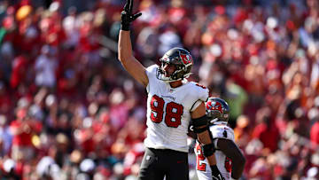 Tampa Bay Buccaneers OLB Anthony Nelson is returning to the team after signing a new deal in free agency.