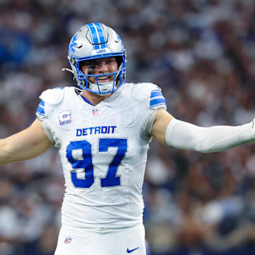 Detroit Lions defensive end Aidan Hutchinson (97).