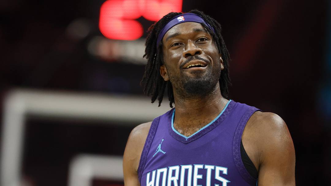 Apr 6, 2025; Charlotte, North Carolina, USA; Charlotte Hornets center Mark Williams (5) reacts to an official’s call during the second half against the Chicago Bulls at Spectrum Center. Mandatory Credit: Nell Redmond-Imagn Images