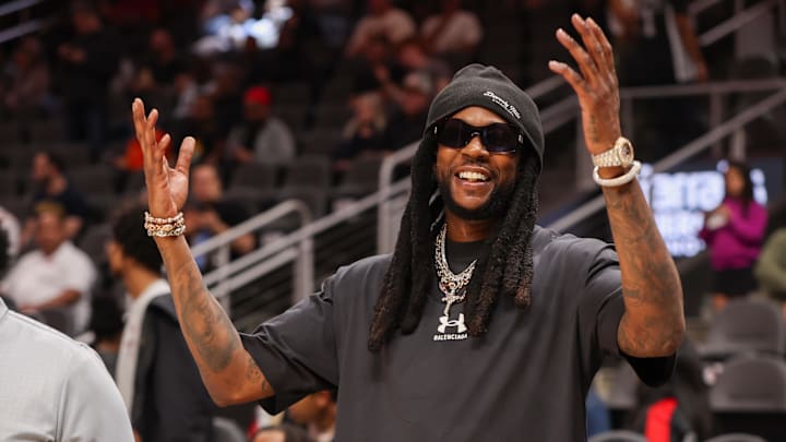 Feb 5, 2025; Atlanta, Georgia, USA; Rapper and entertainer 2 Chainz on the court before game between the San Antonio Spurs and Atlanta Hawks at State Farm Arena. Mandatory Credit: Brett Davis-Imagn Images Feb 5, 2025; Atlanta, Georgia, USA; Rapper and entertainer 2 Chainz on the court before game between the San Antonio Spurs and Atlanta Hawks at State Farm Arena. Mandatory Credit: Brett Davis-Imagn Images