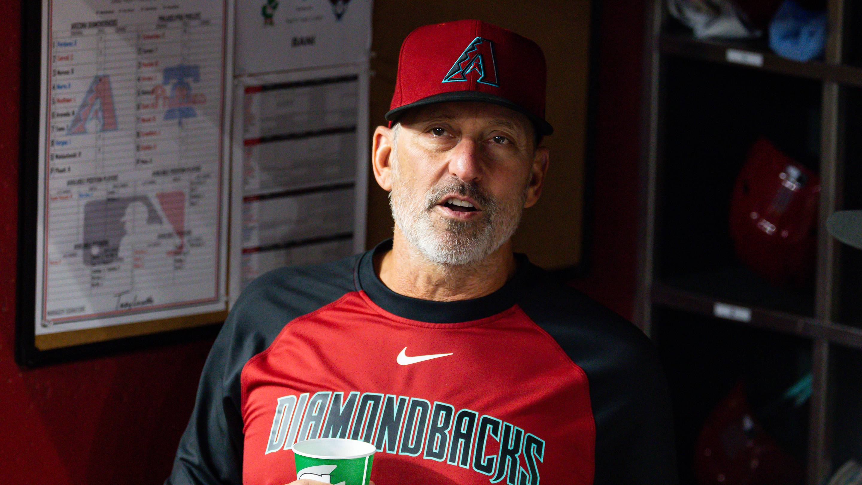 Mariners miss out on Torey Lovullo after manager talks his way back to Diamondbacks