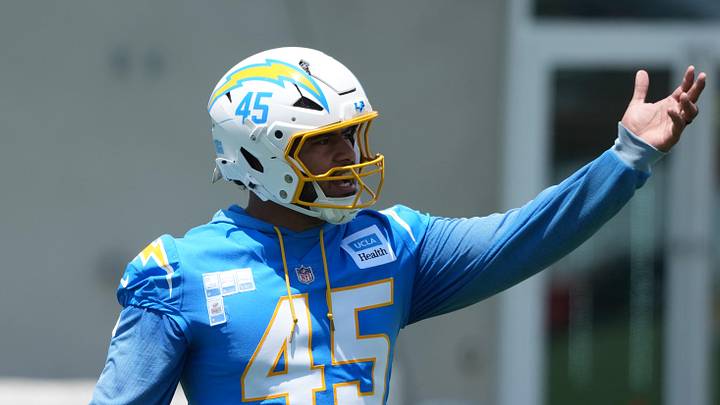Jun 17, 2026; El Segundo, CA, USA; Los Angeles Chargers linebacker Tuli Tuipulotu (45) during minicamp at The Bolt. Mandatory Credit: Kirby Lee-Imagn Images