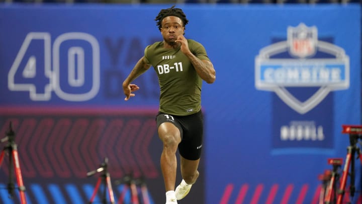 Mar 1, 2024; Indianapolis, IN, USA; Florida State defensive back Renardo Green (DB11) works out during the 2024 NFL Combine at Lucas Oil Stadium. Mandatory Credit: Kirby Lee-USA TODAY Sports