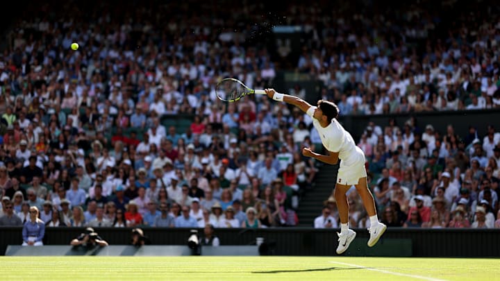 Carlos Alcaraz mantiene su nivel en busca del título en Wimbledon. Carlos Alcaraz mantiene su nivel en busca del título en Wimbledon.