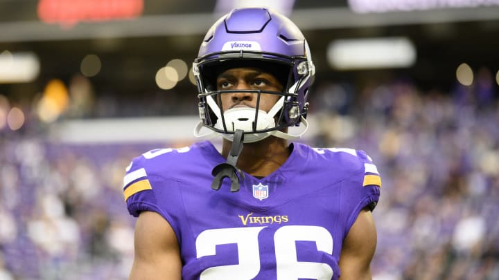 Vikings reportedly make surprising decision with veteran RB