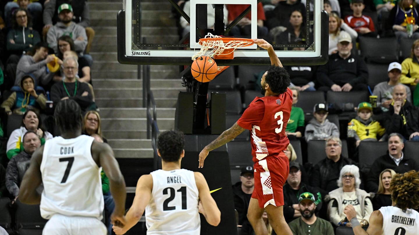 Nebraska Men’s Basketball Upsets No. 16 Oregon in Eugene