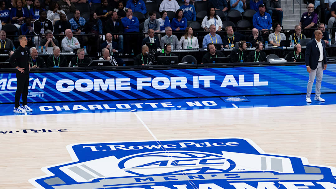Jon Scheyer, Hubert Davis, North Carolina v Duke