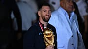 TOPSHOT-ARGENTINA-FBL-WC-2022-ARRIVAL