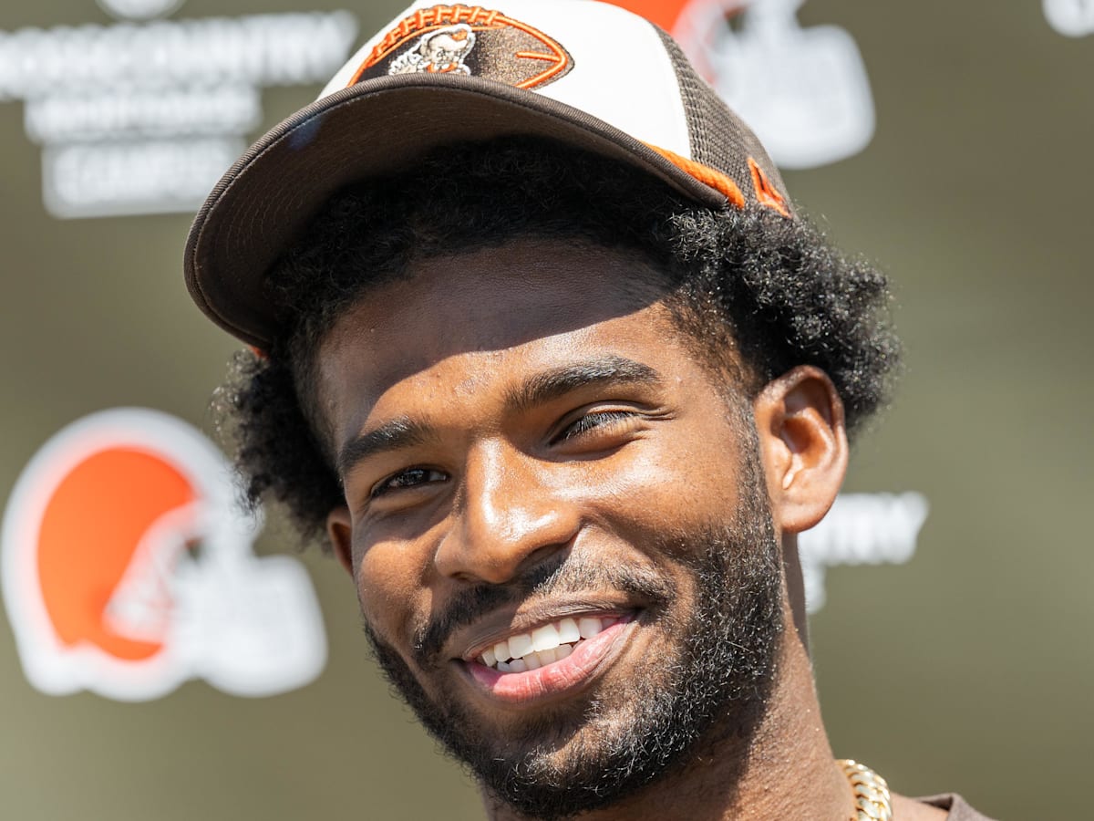 Shedeur Sanders Signs Rookie Contract, Gets Endorsement From Hall Of Fame  Quarterback